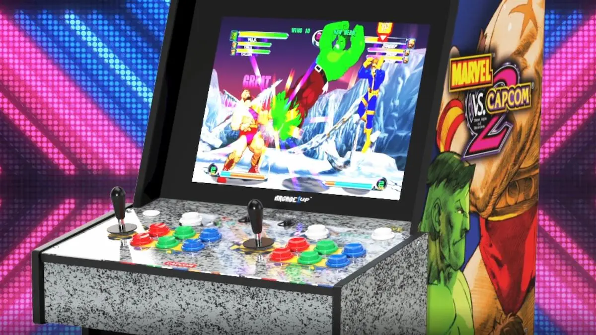 Image of Arcade1Up's Marvel vs Capcom 2 cabinet. Features hulk fighting against Cyclops.