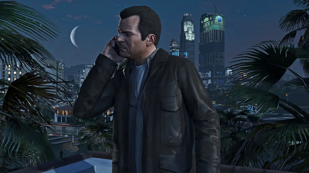 michael-on-phone-in-gta-5